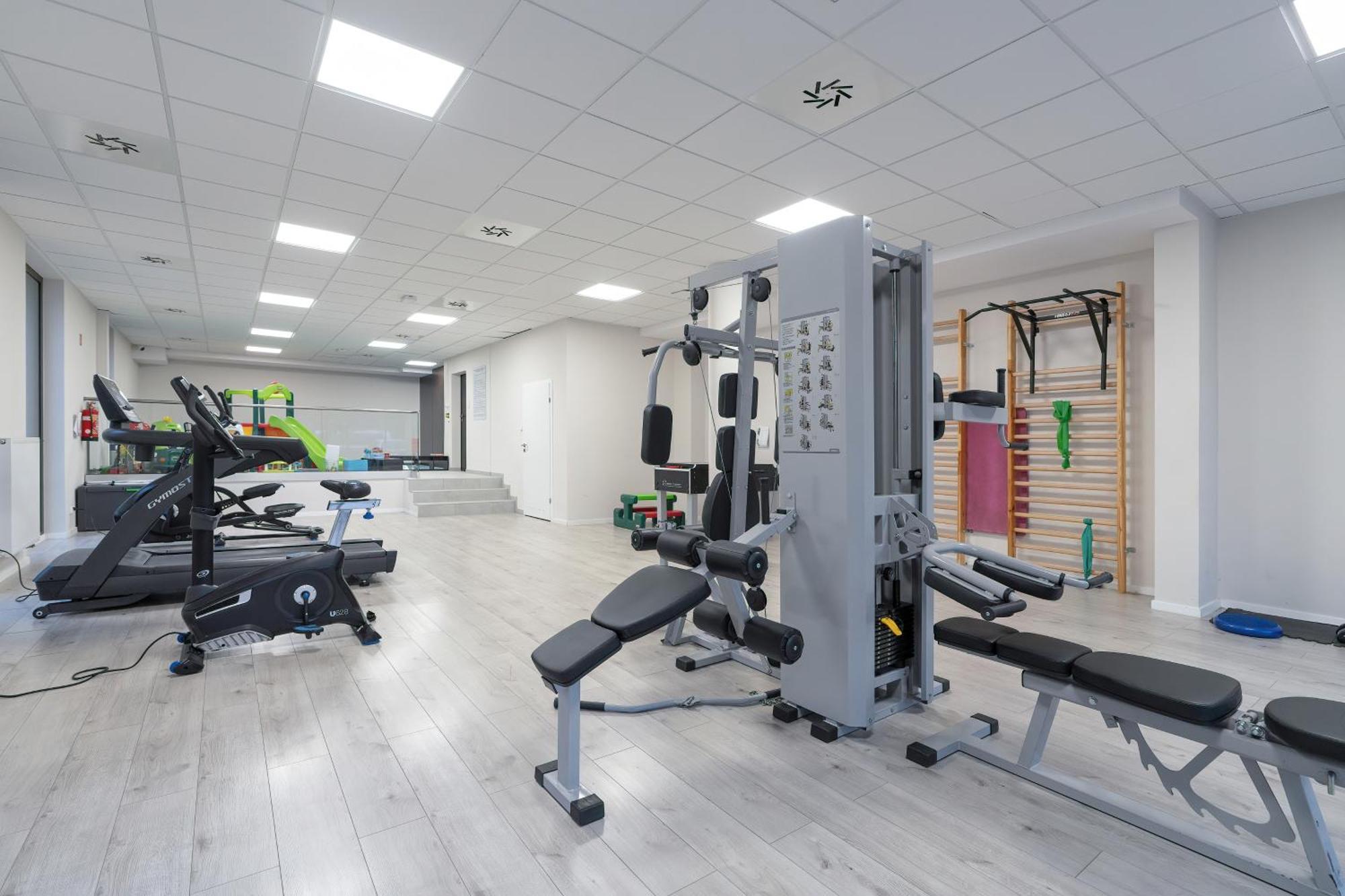 City Center Apartments With Gym & Free Garage Poznan By Noclegi Renters المظهر الخارجي الصورة